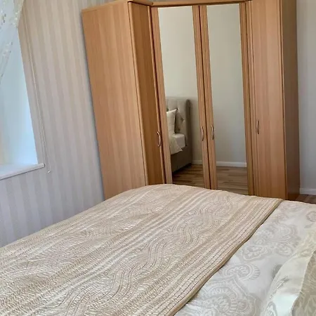 Suur-posti 22 Garden Apartment *