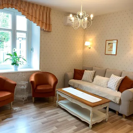 Apartment Suur-posti 22 Garden Parnu